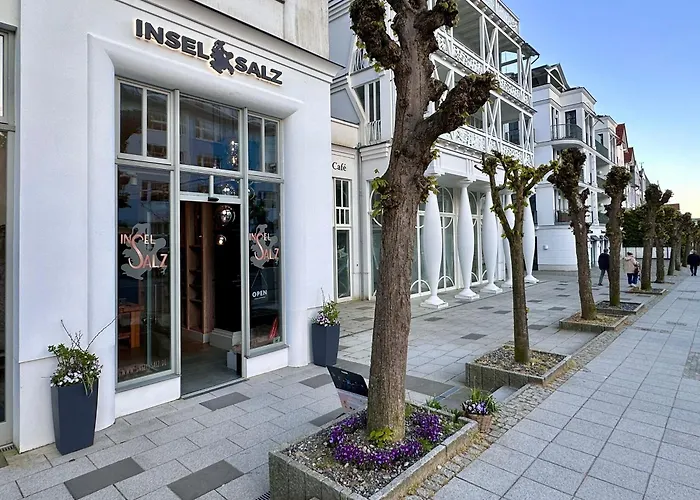 Oberdeck, Columba Daire *